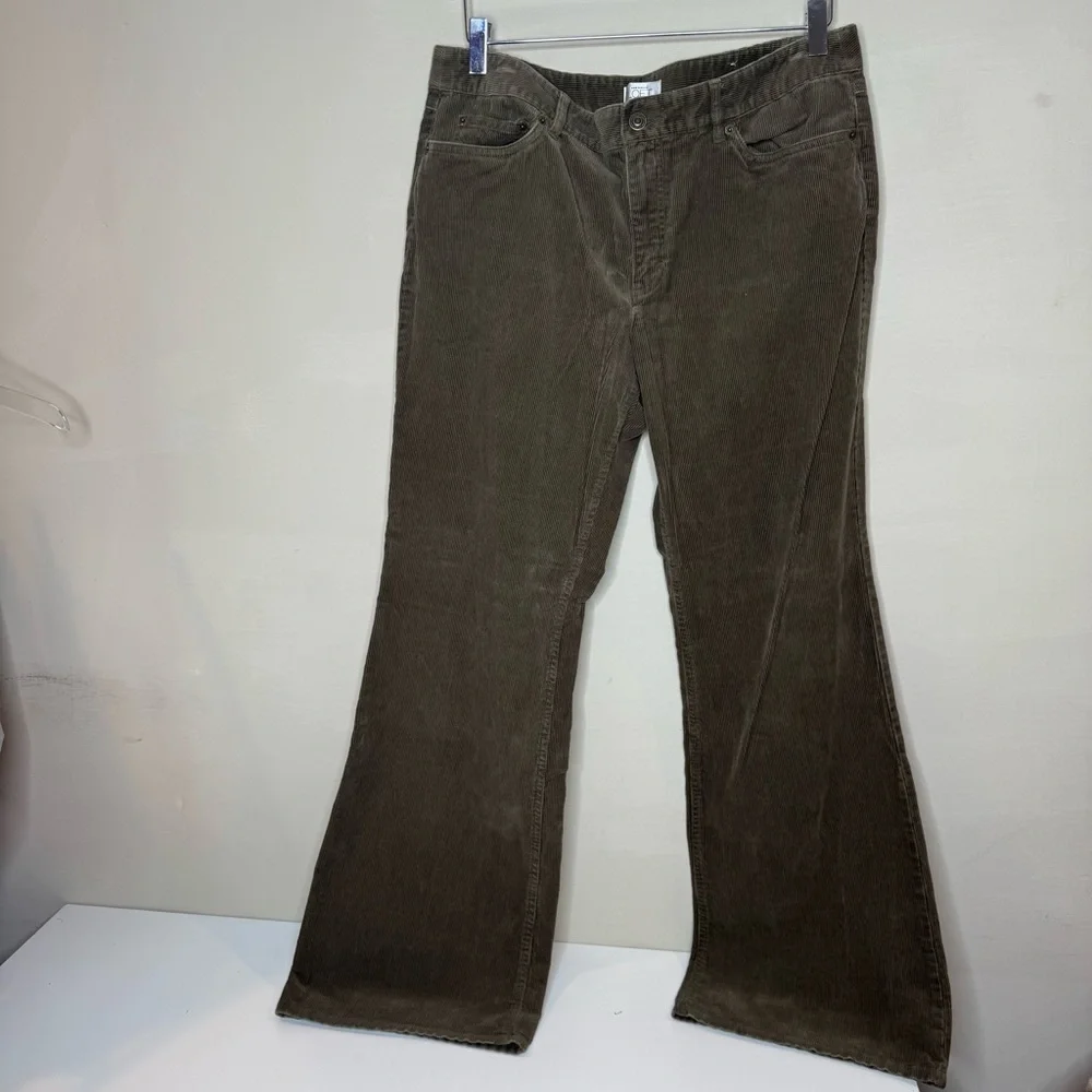 Ann Taylor Loft Original Bootcut Corduroy Pants in Olive size 12